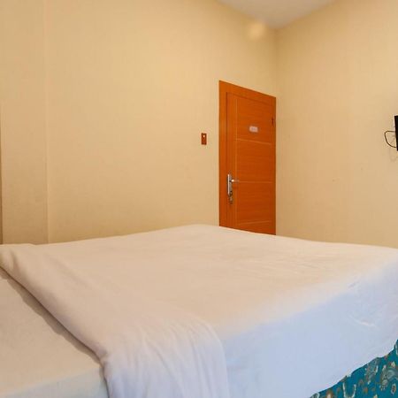 Urbanview Hotel Syariah Residence Medan Bagian luar foto