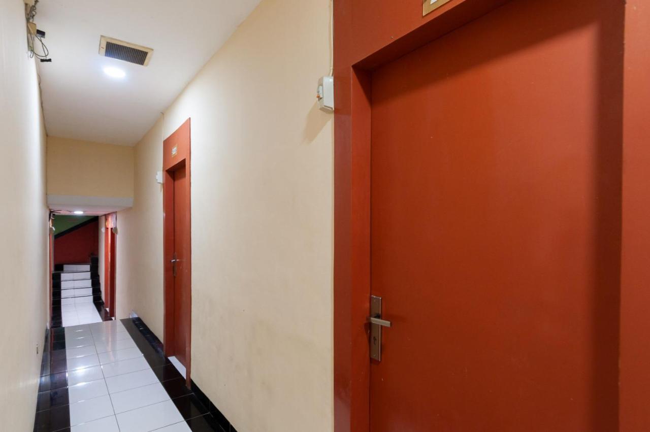 Urbanview Hotel Syariah Residence Medan Bagian luar foto