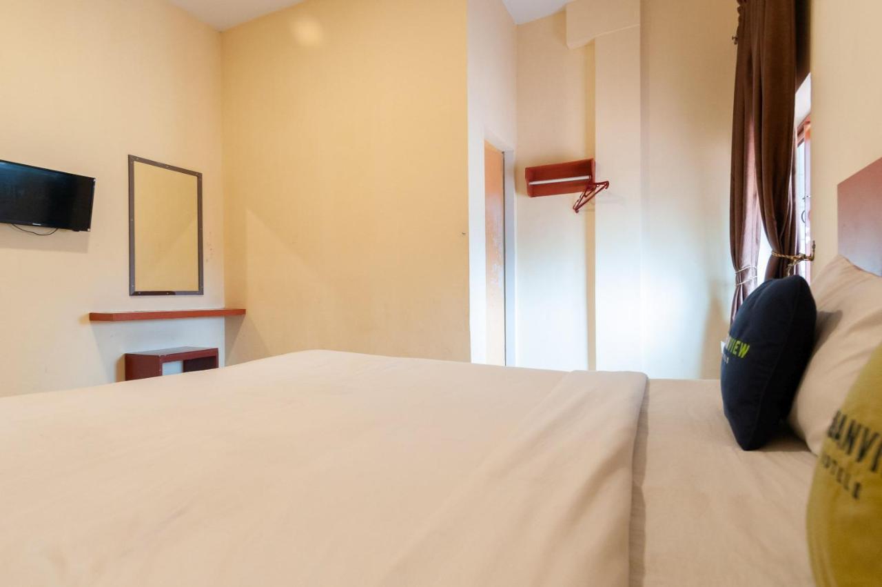 Urbanview Hotel Syariah Residence Medan Bagian luar foto