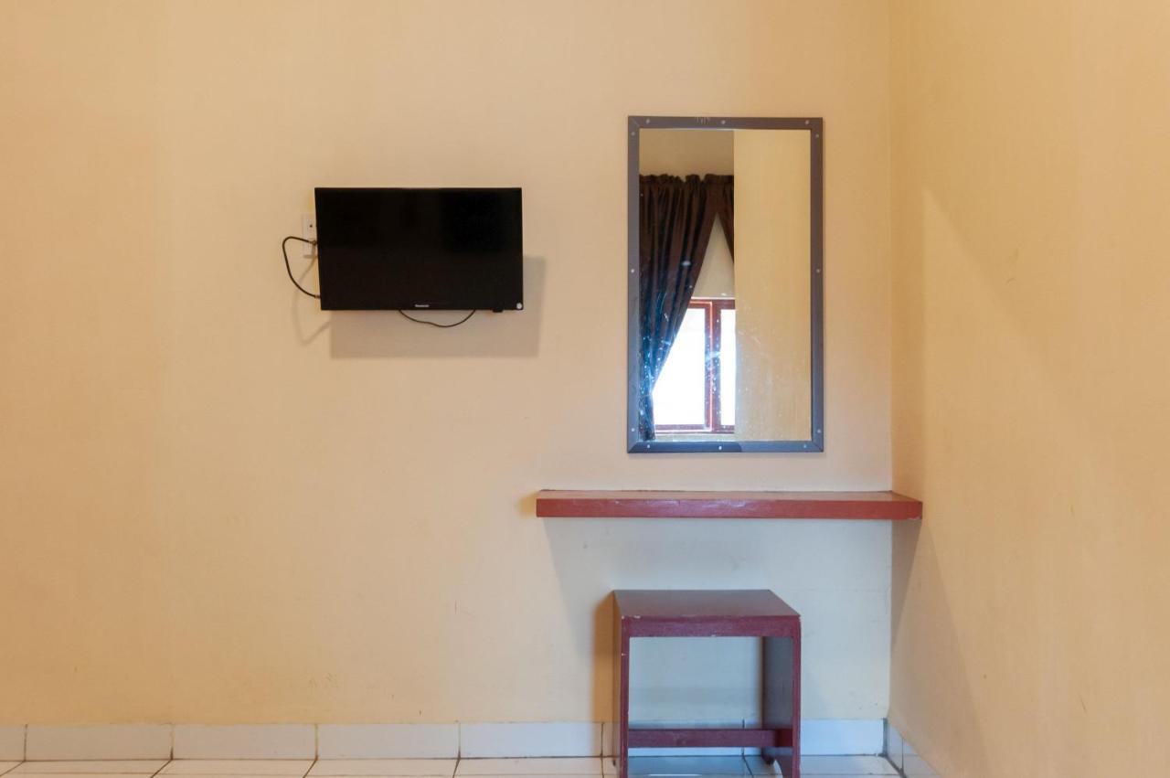 Urbanview Hotel Syariah Residence Medan Bagian luar foto