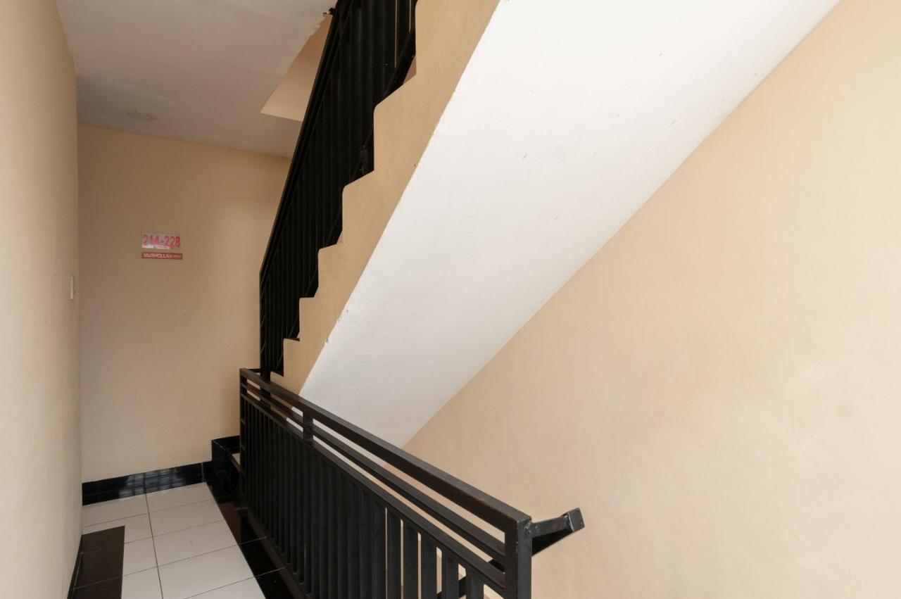 Urbanview Hotel Syariah Residence Medan Bagian luar foto