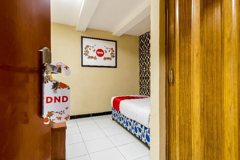 Urbanview Hotel Syariah Residence Medan Bagian luar foto